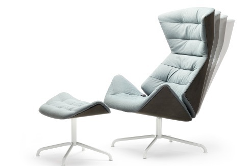 Thonet hat mit Formstelle lange an der endgültigen Form des gänzlich unwuchtigen Ohrensessels 808 <br />ge arbeitet.<br />