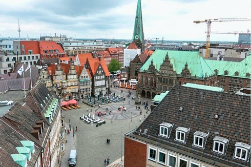 Um diesen Blick der Öffentlichkeit zugänglich zu machen, soll eine Aussichtsplattform an der Spitze des Eckturms entstehen.<br />