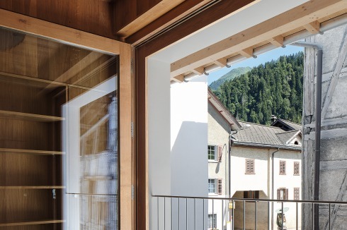 Die Loggia neben dem Gemeindesaal. Caminada ist wichtig, dass man von hier den Blick auf den Platz hat, aber selbst nicht unmittelbar gesehen wird.<br />