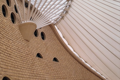 Diplomatic Club in Riyadh, Saudi-Arabien, 1986, zusammen mit Ted Happold und Omrania<br />