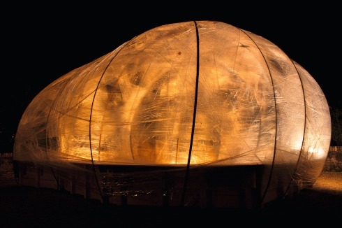 Wie ein aufliegender Tropfen – zusammen mit Studenten realisierter Pavillon von Finsterwalder<span class="OffWhite"></span><br />