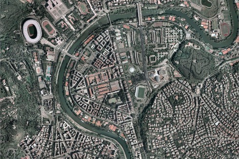 Die Stadt Rom bemüht sich schon seit längerer Zeit, die Flächen entlang der Via Guido Reni neu zu nutzen. Östlich davon befindet sich das ehemalige Olympiagelände von 1960 mit dem Palazzetto dello Sport.<br />