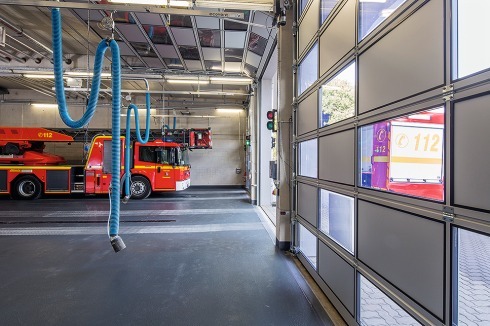Mit dem Neubau des Feuerwehrhauses und der Rettungswache Frimmersdorf-Neurath in der Stadt Grevenbroich wurden zwei kleinere Standorte zusammengefasst und mit einem Rettungstransportwagen ergänzt.<br />