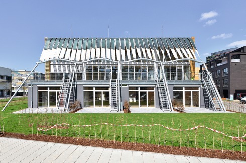 Mehr als 60 Einzelprojekte der IBA wurden in einem Gebäudemonitoring evaluiert, um zu prüfen, inwieweit die angestrebten Energiestandards und die errechnete Energieeffienz erreicht wurden: Soft House, ...<br />