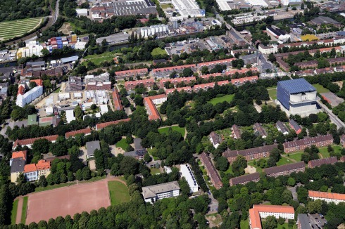 Das sanierte und umgebaute Weltquartier und der Energiebunker auf dem IBA Gelände in Wilhelmsburg<br />