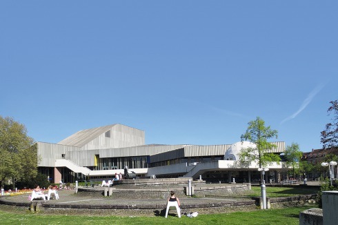 <span class="Bold">Staatstheater heute</span><br />