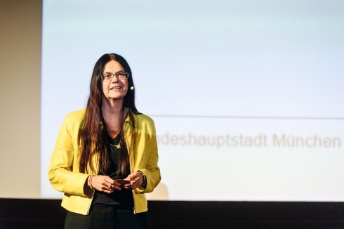 Elisabeth Merk: „Viele gute Ideen scheitern an dem Willen, alles zu maximieren, an der Vorstellung, dass alles perfekt sein muss. Wir sollten den Mut haben, nicht immer hundert Prozent abdecken zu wollen. Wir brauchen mehr Prägnanz!“<br />