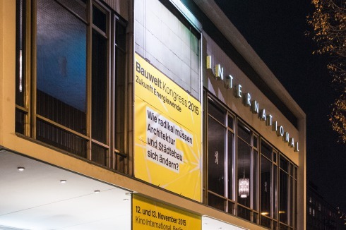 Im Vorfeld der UN-Klimakonferenz, die zurzeit in Paris tagt, hatten wir am 12. und 13. November zum Bauwelt-Kongress nach Berlin eingeladen. Architekten und Stadtplaner diskutierten im Kino International über den Beitrag, den sie zum Gelingen der Energiewende leisten können<br />