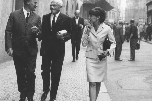 Das Ehepaar Machonin mit Pier Luigi Nervi in Prag 1967<br />
