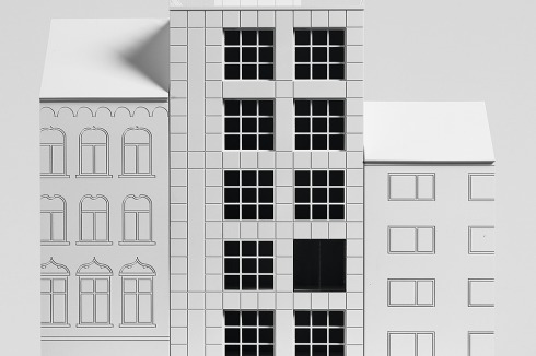<span class="Bold">„Fenster, Venloer Straße 21“ in Köln blieb unrealisiert, weil O.M. Ungers Einspruch erhob.</span><br />