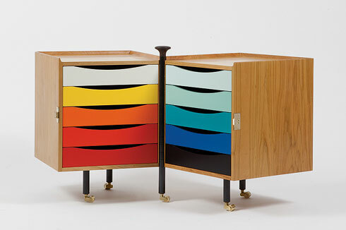 <span class="Bold">Neuauflage des 1961 von Finn Juhl für seine Frau geschaffenen Glove Cabinet</span><br />