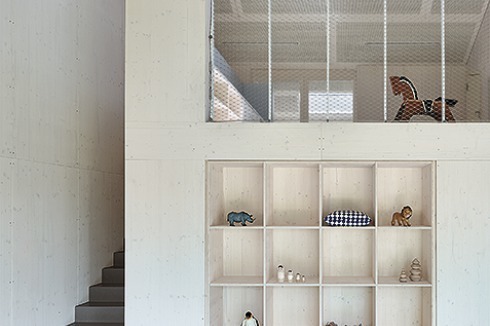 Die Werkräume im Obergeschoss verfügen über einen zusätzlichen Galerieraum&nbsp;<br /><br />