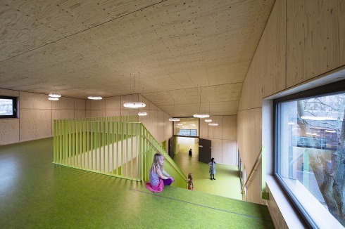 ...&nbsp; bei Projektionen auf die Wand gegenüber und bei Vorführungen<br />